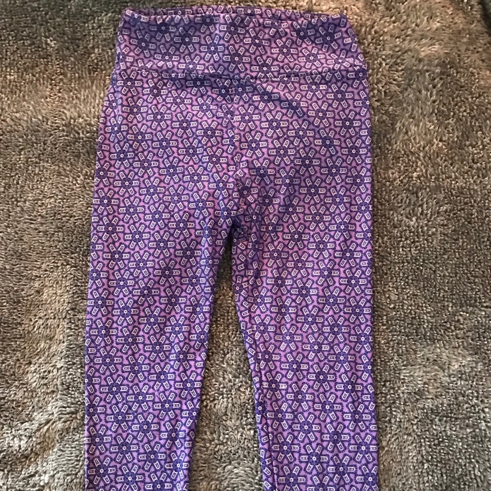 Lularoe One Size purple leggings